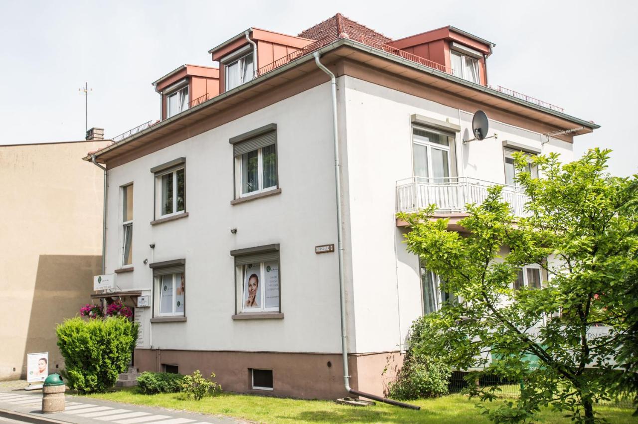 Mansarda Noclegi Września Exteriör bild